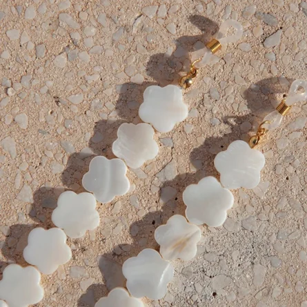 Riviera Dream Shell Glasses Chain - Image 10