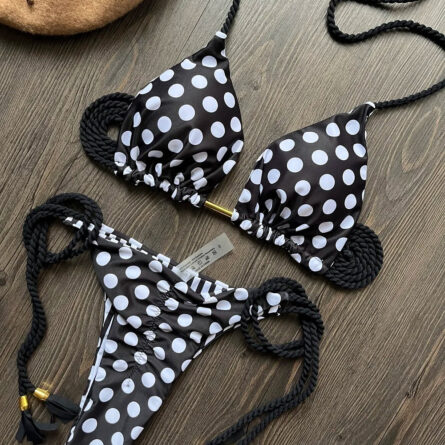 Wave Babe Triangle Scrunch Butt Brazilian Bikini – Bild 4