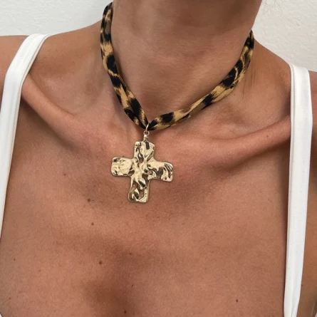 Trendy Heart & Star Pendant Leopard Print Choker Necklace - Image 6
