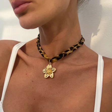 Trendy Heart & Star Pendant Leopard Print Choker Necklace - Image 8